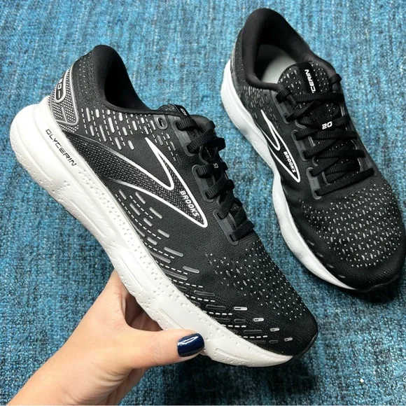 Brooks sneakers wide width online
